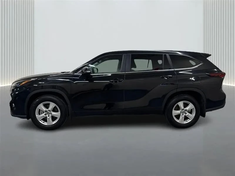 2024 Toyota Highlander - Image 2 of 12
