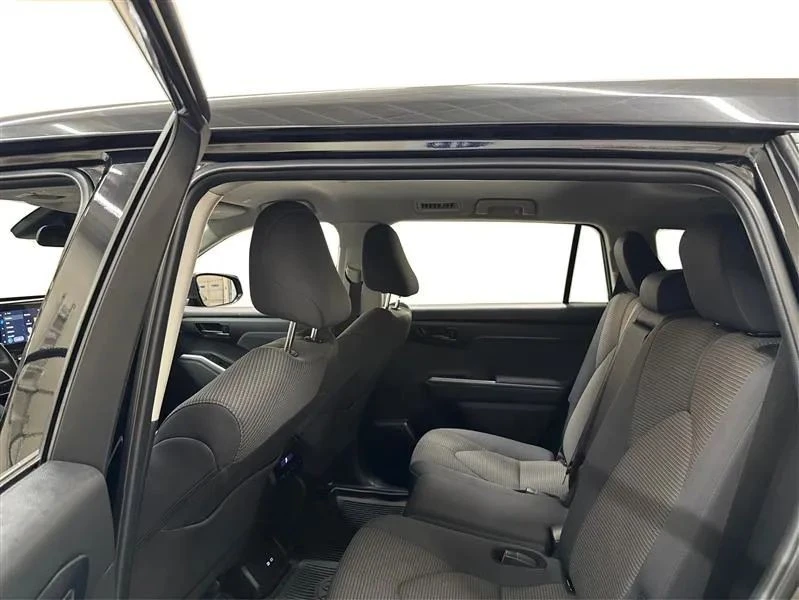 2024 Toyota Highlander - Image 10 of 12