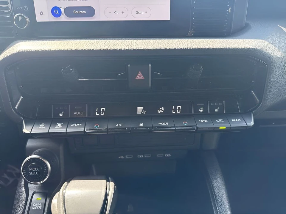 2024 Toyota J250 Land Cruiser Prado - Image 10 of 24