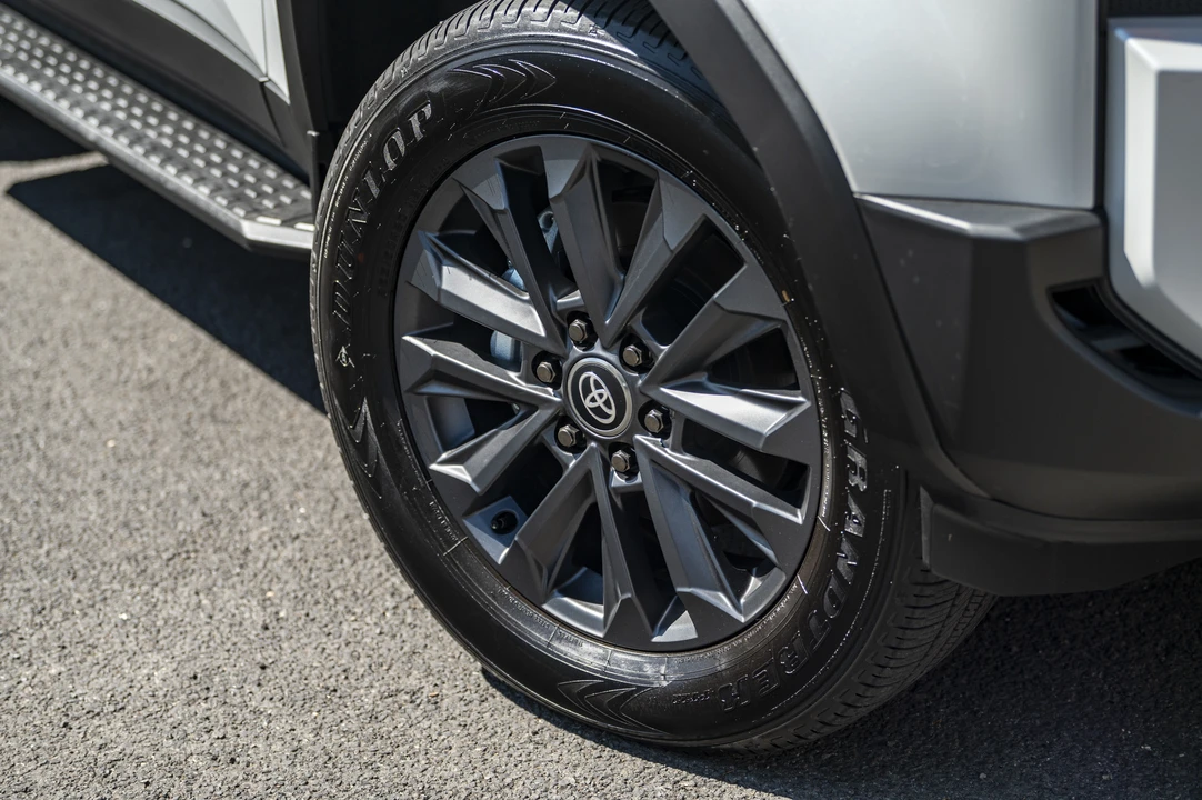 2024 Toyota J250 Land Cruiser Prado - Image 28 of 31