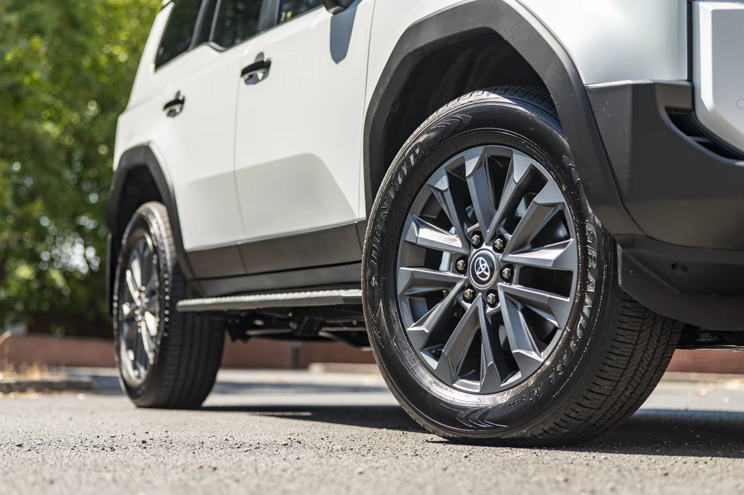 2024 Toyota J250 Land Cruiser Prado - Image 30 of 31