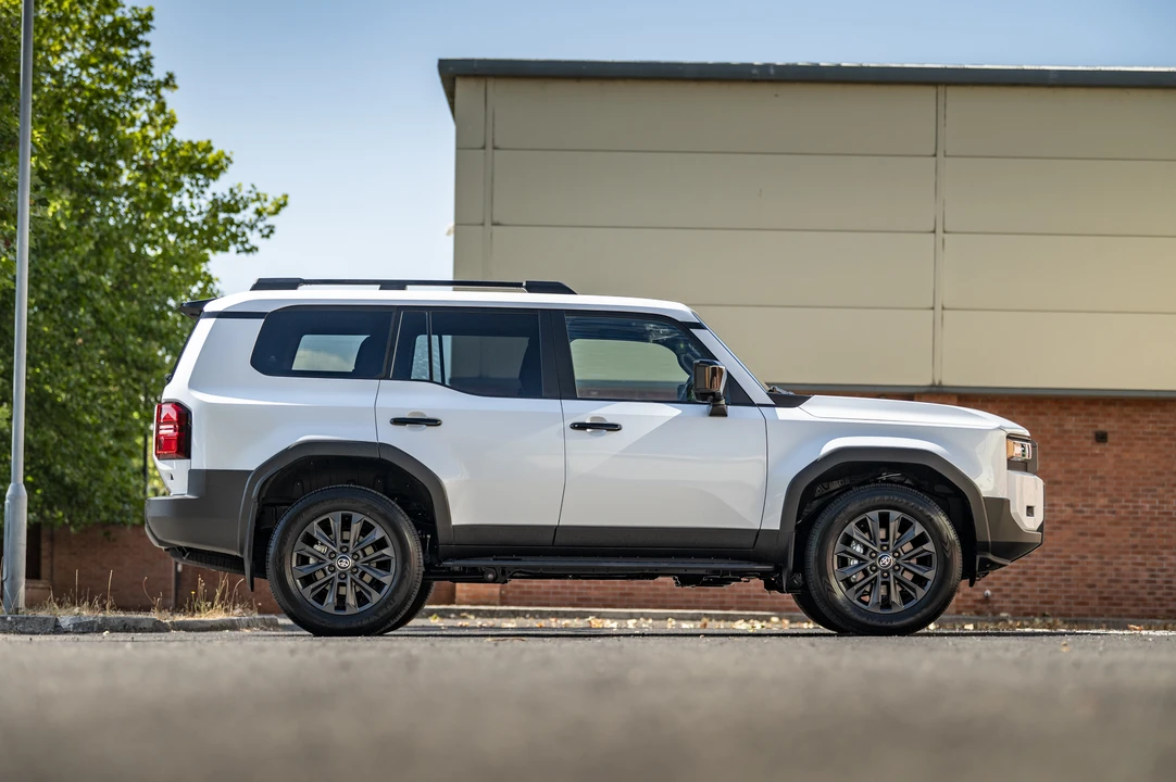 2024 Toyota J250 Land Cruiser Prado - Image 4 of 31