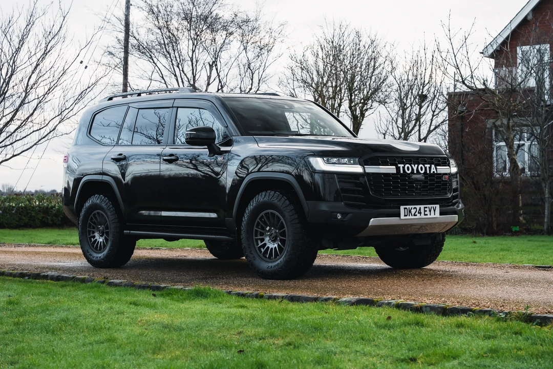 2025 Toyota J300 Land Cruiser - Image 3 of 31