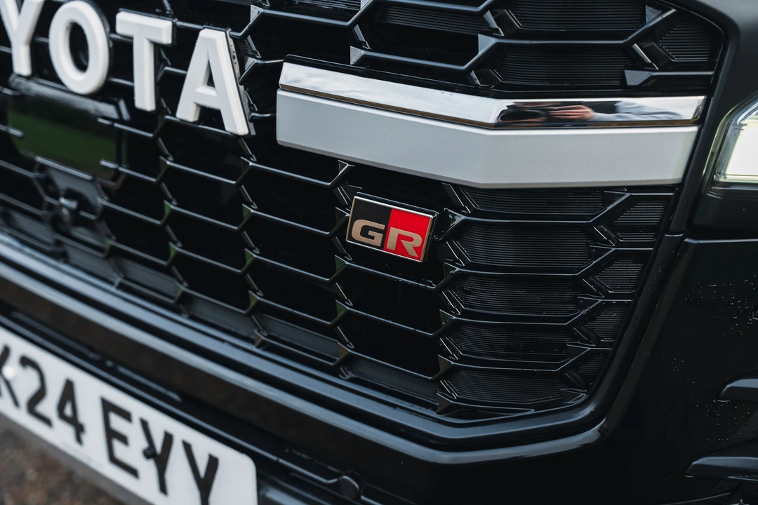 2025 Toyota J300 Land Cruiser - Image 14 of 31