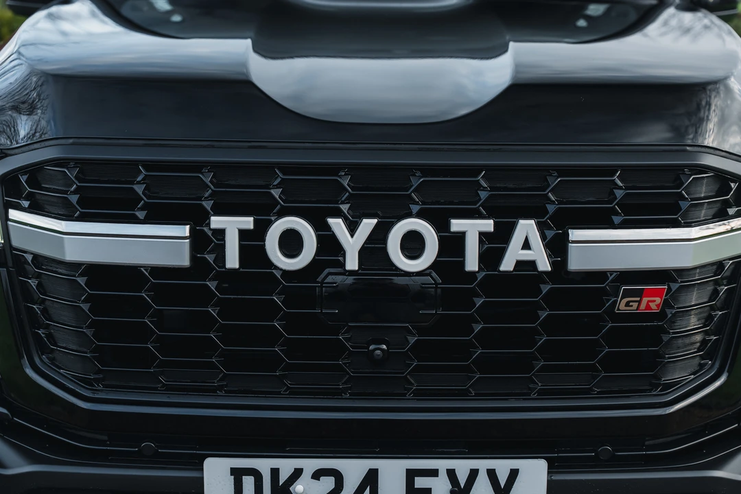 2025 Toyota J300 Land Cruiser - Image 15 of 31