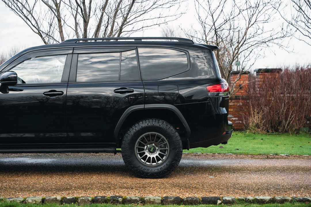 2025 Toyota J300 Land Cruiser - Image 30 of 31