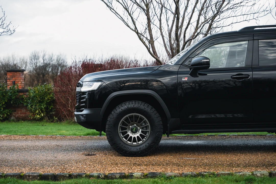 2025 Toyota J300 Land Cruiser - Image 31 of 31