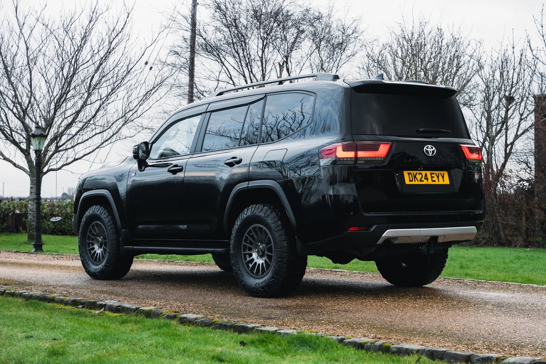 2025 Toyota J300 Land Cruiser - Image 7 of 31