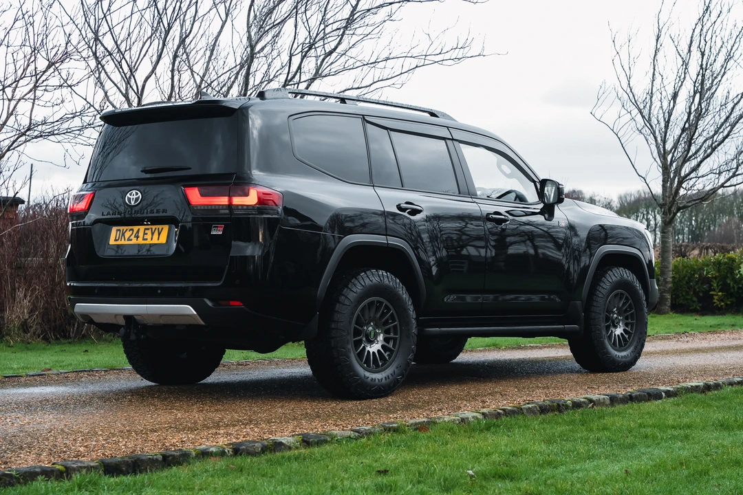 2025 Toyota J300 Land Cruiser - Image 5 of 31