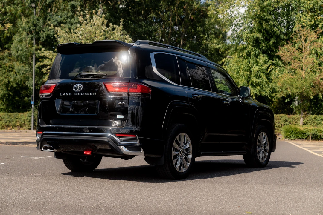 2024 Toyota J300 Land Cruiser - Image 5 of 31