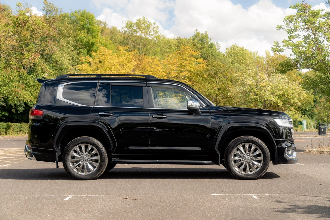 2024 Toyota J300 Land Cruiser - Image 4 of 31