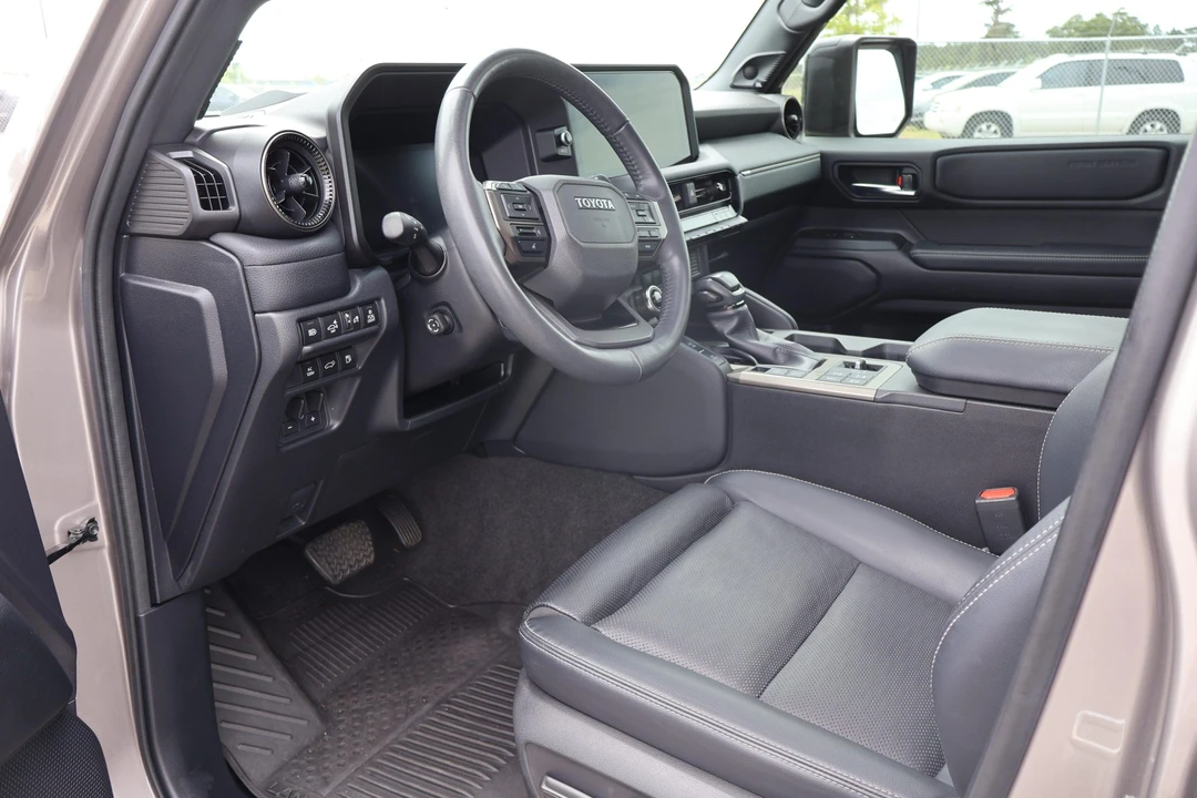 2024 Toyota J250 Land Cruiser Prado - Image 26 of 31