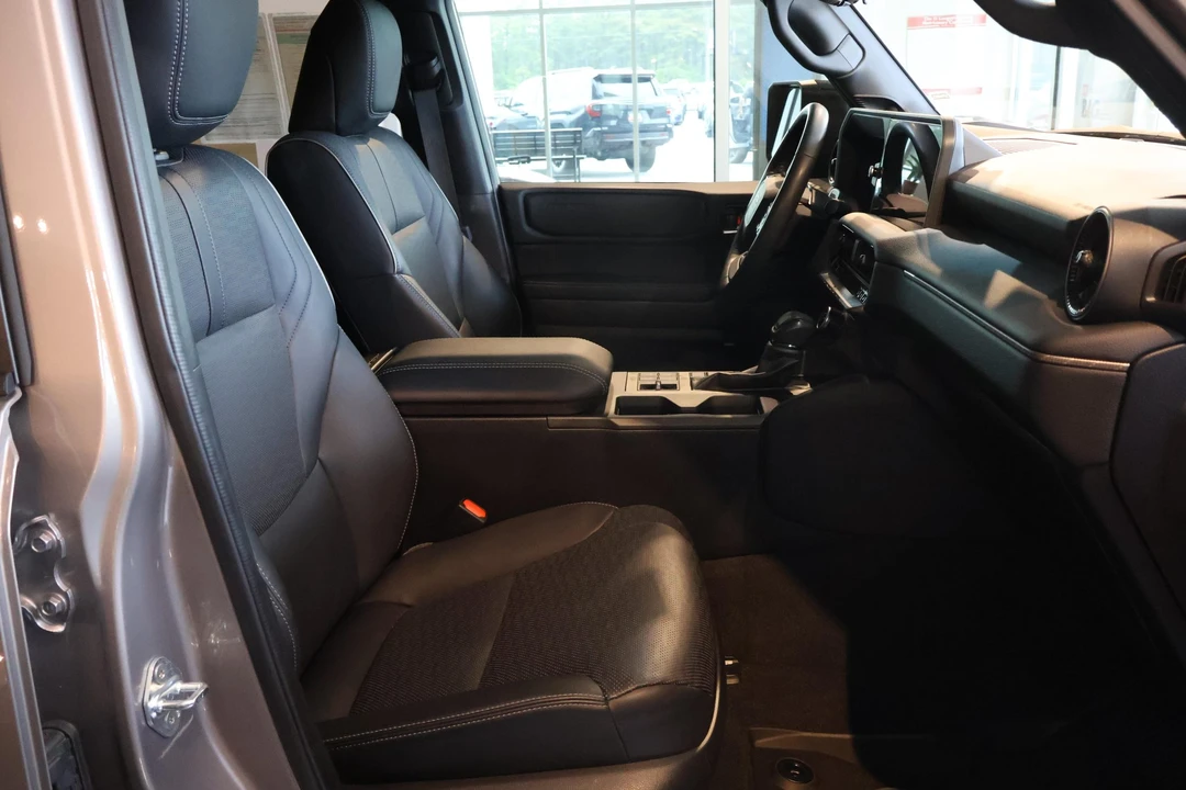 2024 Toyota J250 Land Cruiser Prado - Image 29 of 31