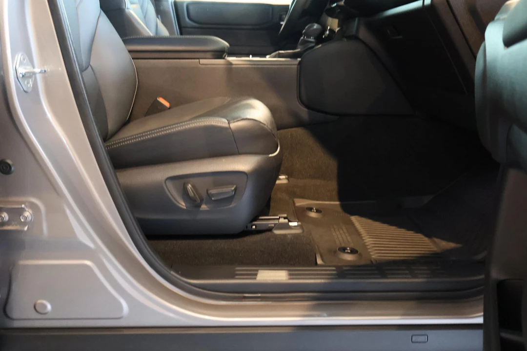 2024 Toyota J250 Land Cruiser Prado - Image 30 of 31