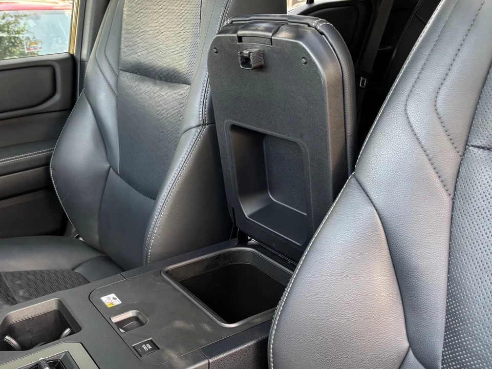 2024 Toyota J250 Land Cruiser Prado - Image 15 of 31