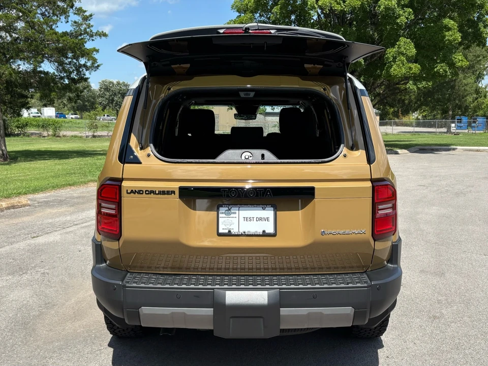 2024 Toyota J250 Land Cruiser Prado - Image 6 of 31