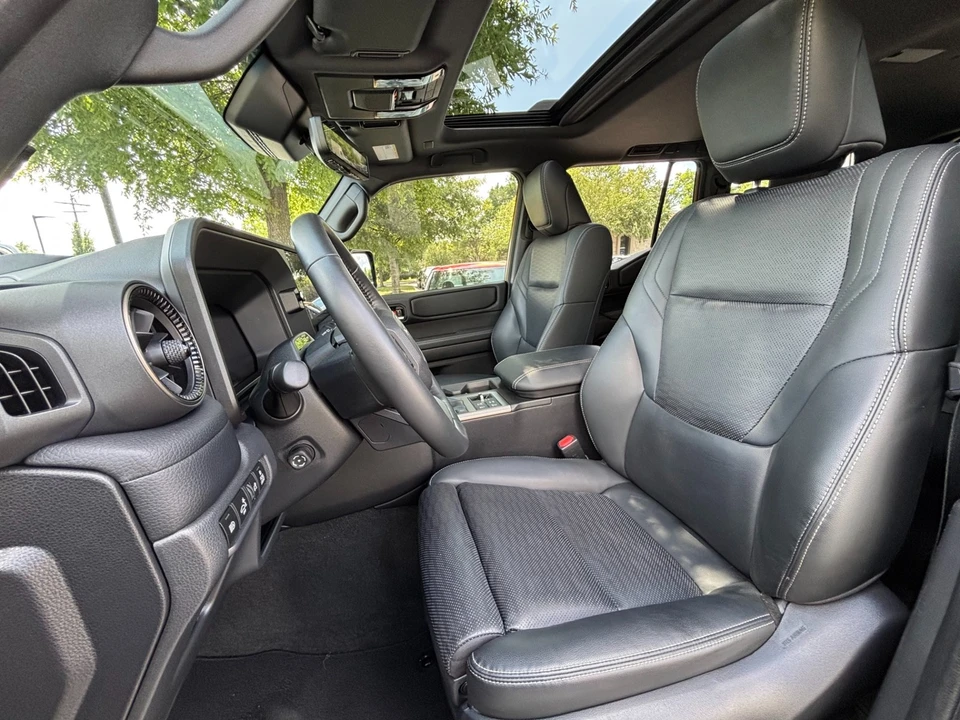2024 Toyota J250 Land Cruiser Prado - Image 13 of 31