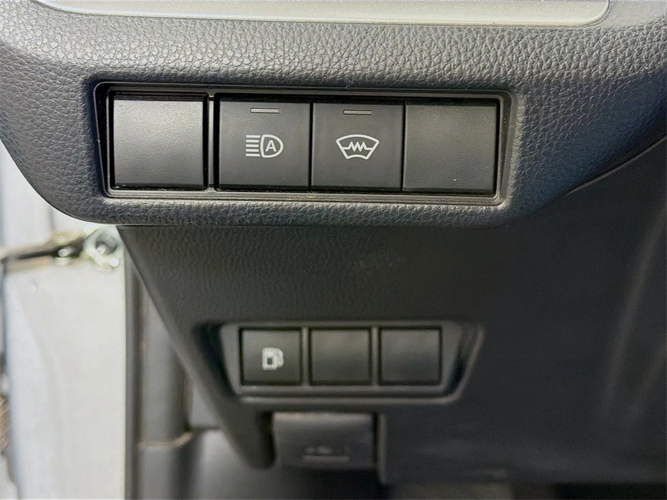 2024 Toyota Prius 5th Gen - Image 11 of 12