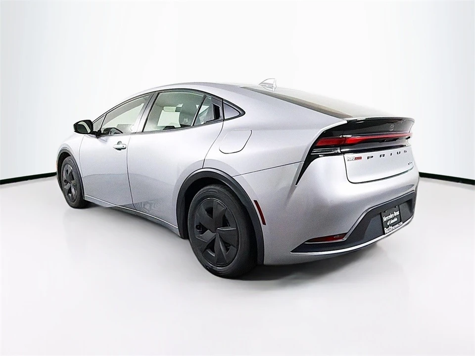 2024 Toyota Prius 5th Gen - Image 5 of 12