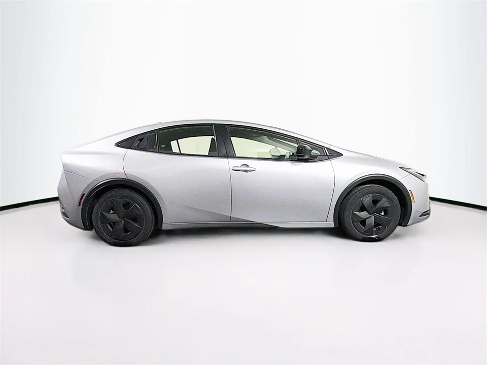 2024 Toyota Prius 5th Gen - Image 8 of 12