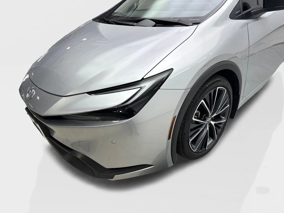 2024 Toyota Prius 5th Gen - Image 18 of 21