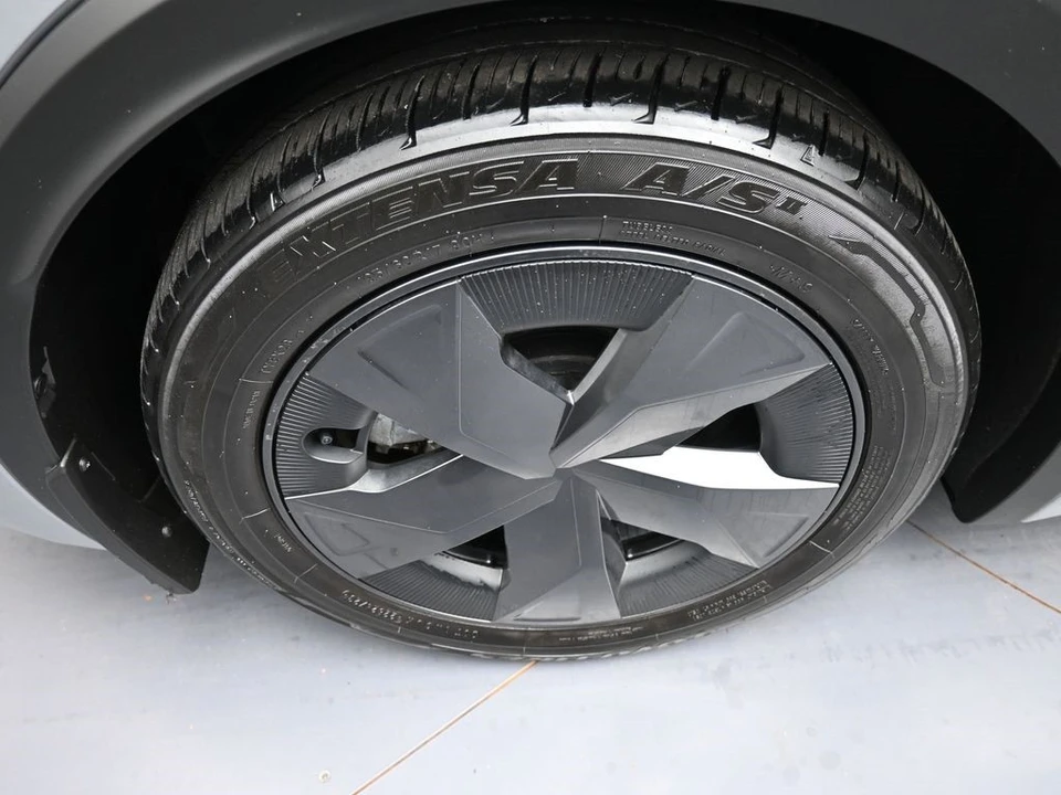 2024 Toyota Prius 5th Gen - Image 12 of 12
