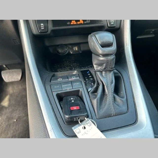 2024 Toyota RAV4 5th Gen - Image 11 of 12