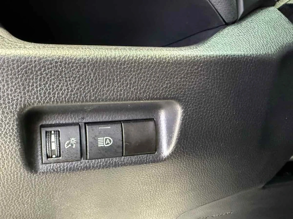 2024 Toyota RAV4 5th Gen - Image 19 of 21