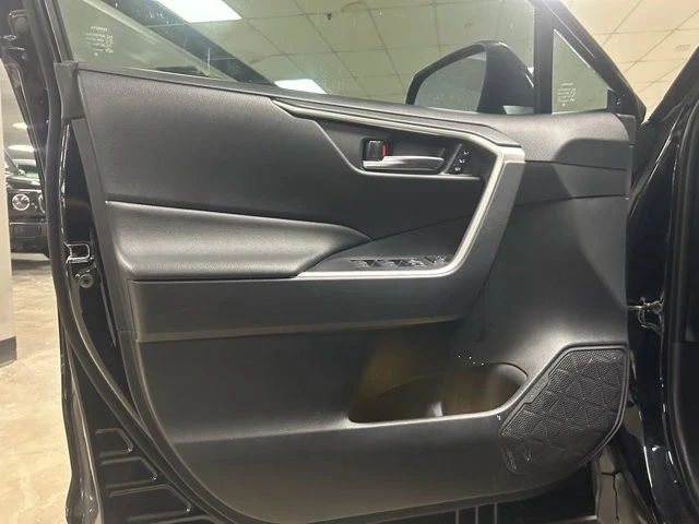 2024 Toyota RAV4 5th Gen - Image 8 of 12