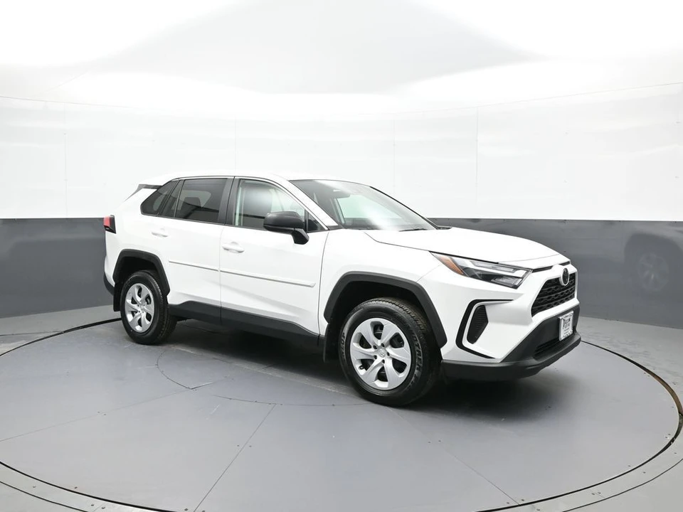 2024 Toyota RAV4 5th Gen - Image 4 of 12