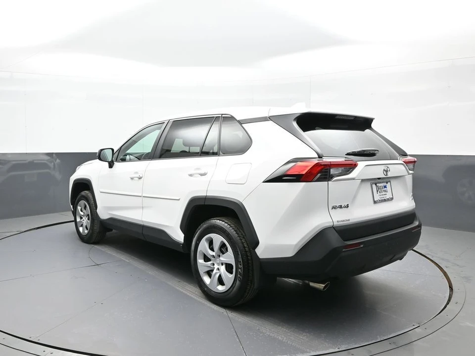 2024 Toyota RAV4 5th Gen - Image 8 of 12