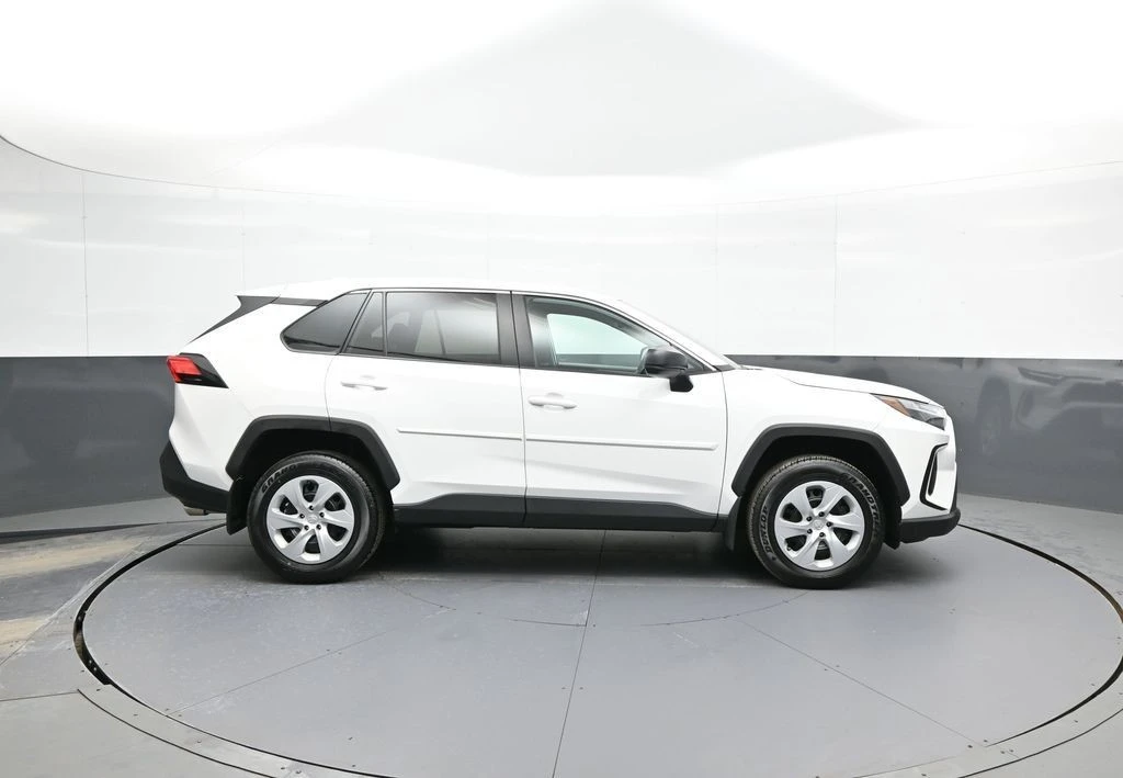 2024 Toyota RAV4 5th Gen - Image 5 of 12