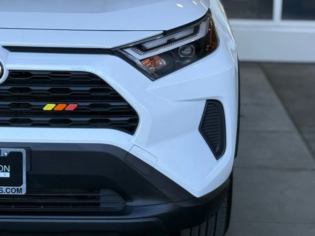 2024 Toyota RAV4 5th Gen - Image 8 of 21
