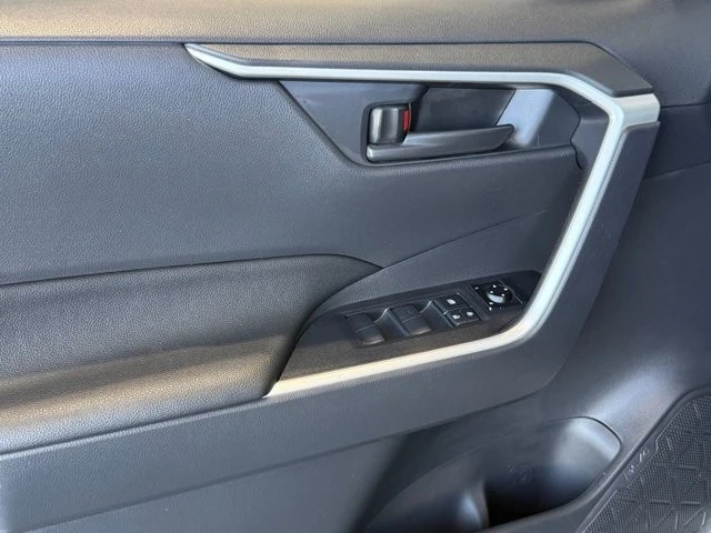 2024 Toyota RAV4 5th Gen - Image 17 of 21