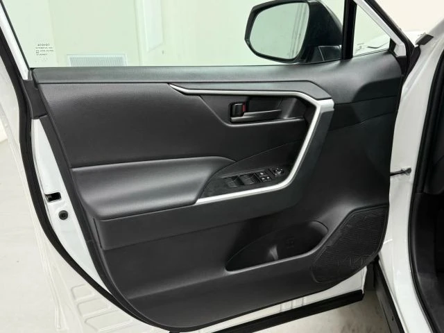 2024 Toyota RAV4 5th Gen - Image 20 of 21