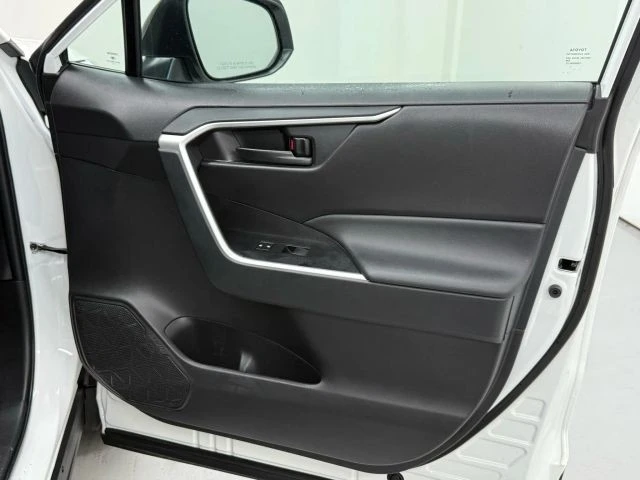 2024 Toyota RAV4 5th Gen - Image 19 of 21
