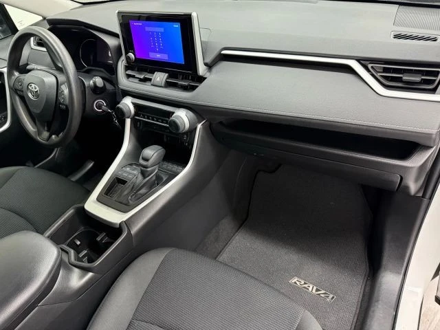 2024 Toyota RAV4 5th Gen - Image 17 of 21
