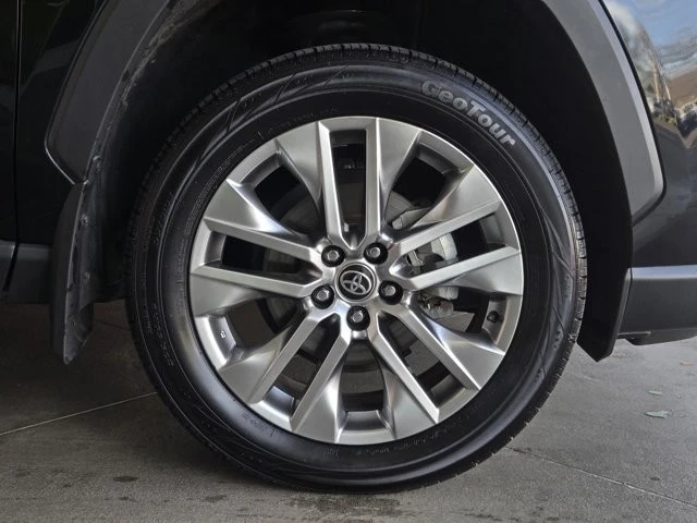 2024 Toyota RAV4 5th Gen - Image 5 of 12