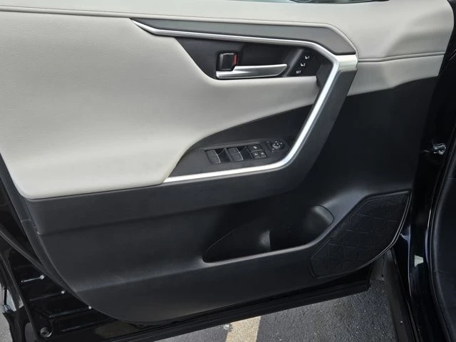 2024 Toyota RAV4 5th Gen - Image 9 of 12
