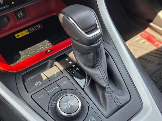 2024 Toyota RAV4 5th Gen - Image 15 of 19