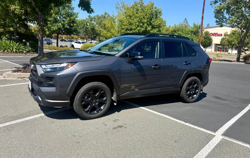 2024 Toyota RAV4 5th Gen - Image 5 of 13