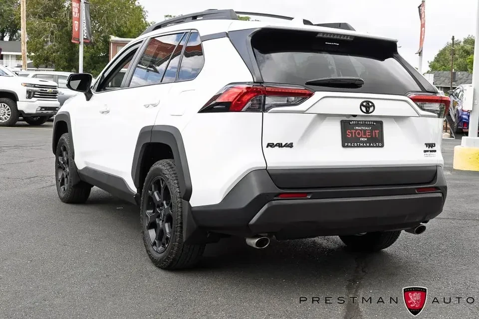 2024 Toyota RAV4 5th Gen - Image 12 of 16