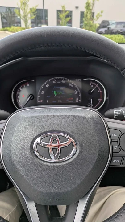 2024 Toyota RAV4 5th Gen - Image 8 of 10