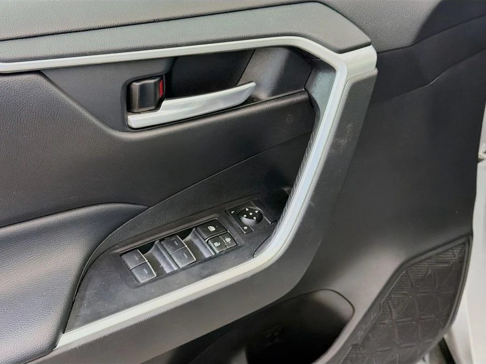 2024 Toyota RAV4 5th Gen - Image 20 of 21