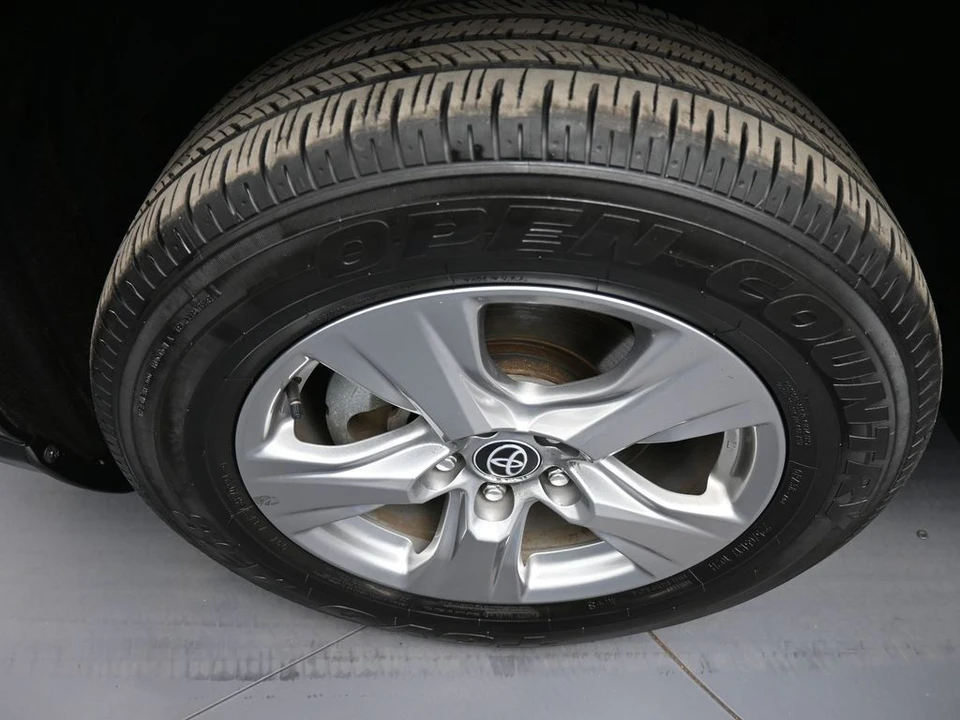 2024 Toyota RAV4 5th Gen - Image 14 of 21