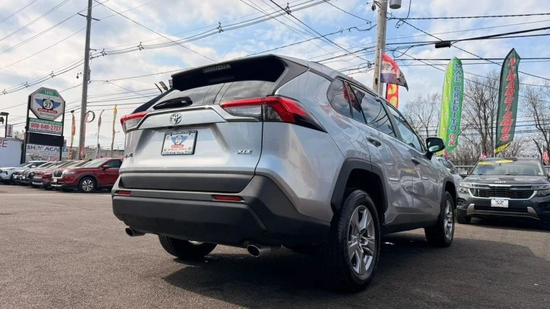 2024 Toyota RAV4 5th Gen - Image 8 of 12