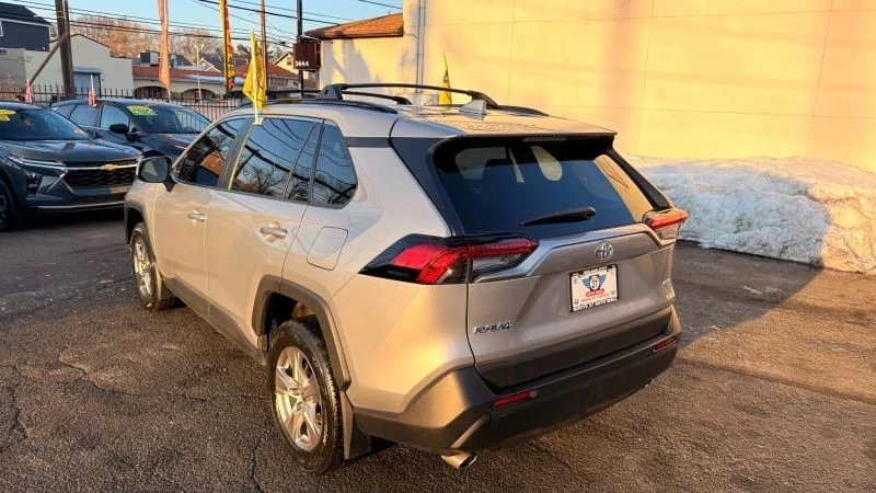 2024 Toyota RAV4 5th Gen - Image 5 of 12