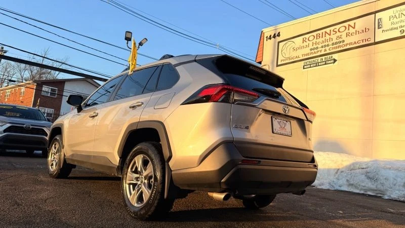 2024 Toyota RAV4 5th Gen - Image 8 of 12