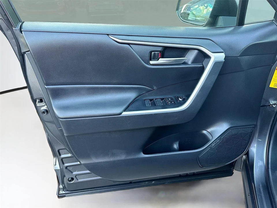 2024 Toyota RAV4 5th Gen - Image 18 of 21