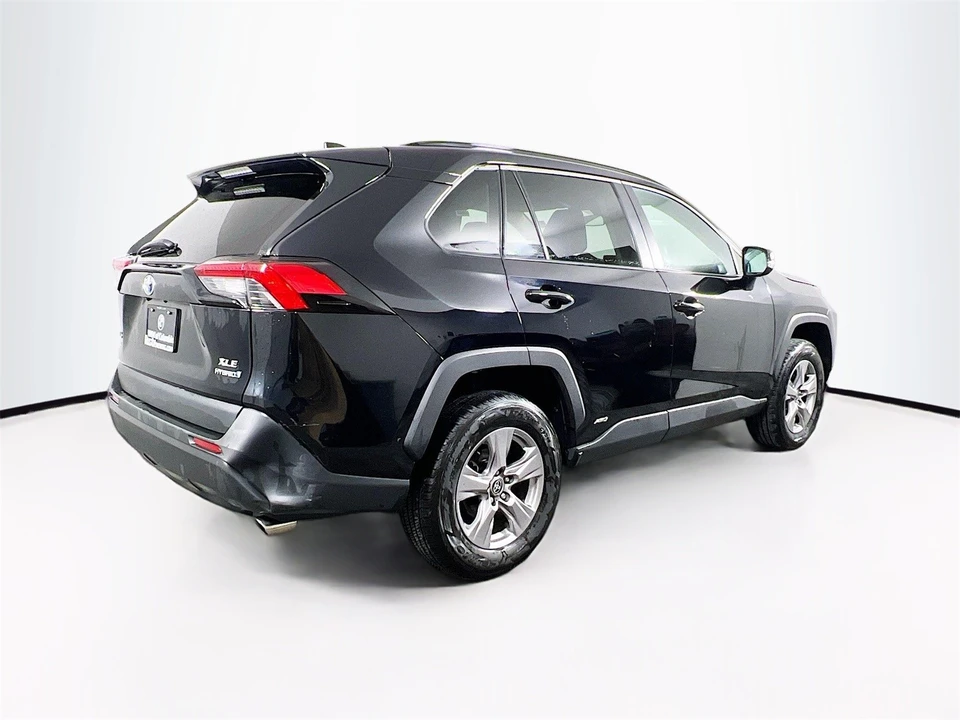 2024 Toyota RAV4 5th Gen - Image 8 of 12